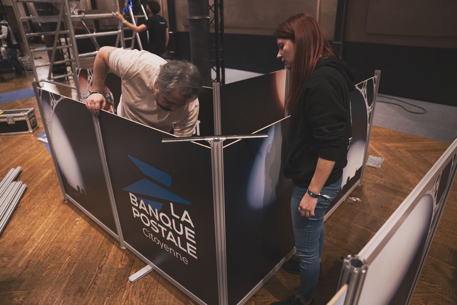 La pose des panneaux sur site